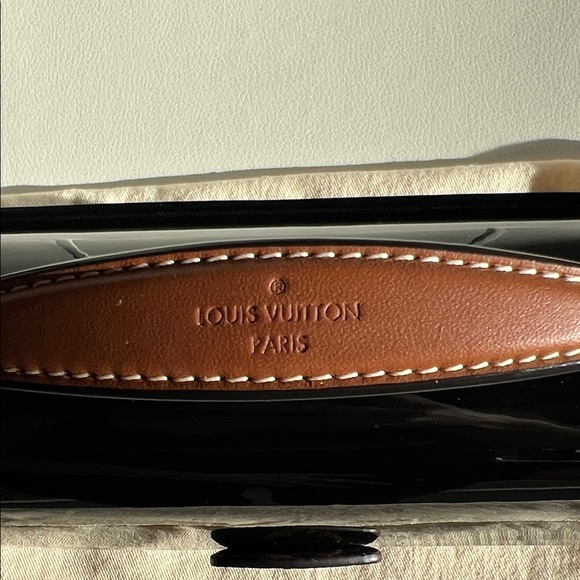 Louis Vuitton Glossy Black Satchel with Gold Hardware - Picture 4 of 16